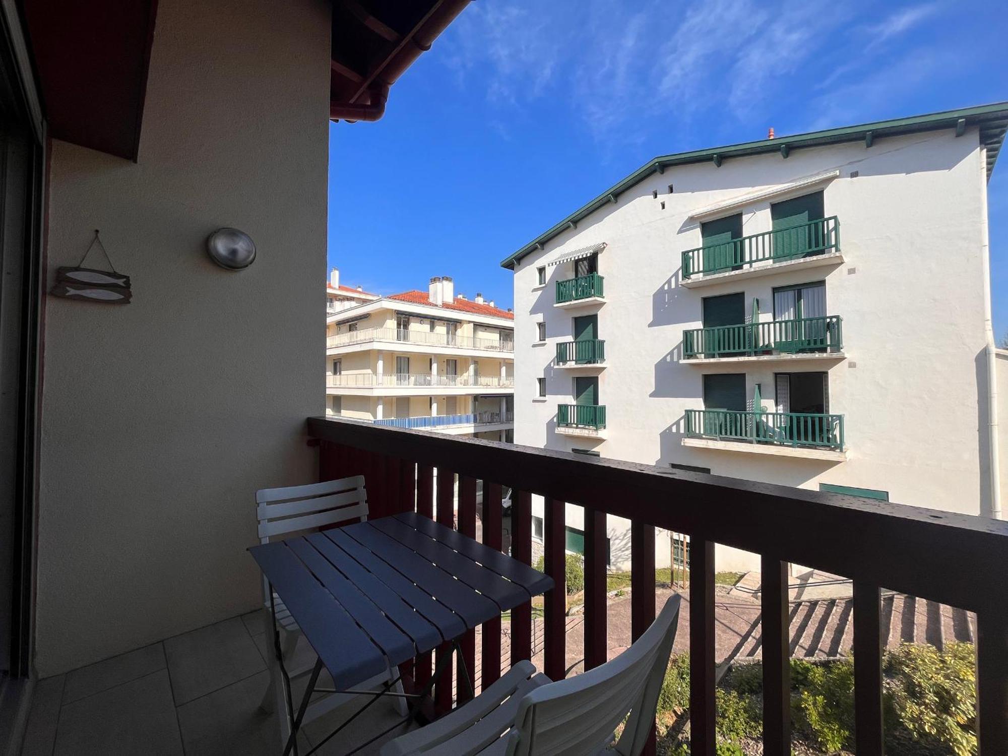 Studio Mezzanine A 100M De La Plage Avec Balcon, Apercu Mer Et Parking - Saint-Jean-De-Luz - Fr-1-239-576 Leilighet Eksteriør bilde